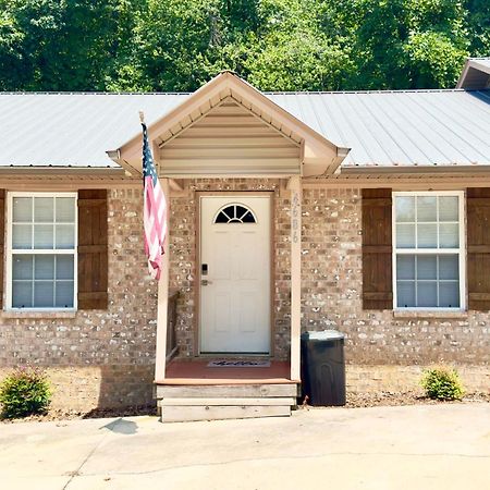 Cozy 2 Bedroom Townhouse Near Lake And Restaurants ガンターズビル エクステリア 写真